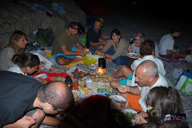 la cena sulla spiaggia.jpg